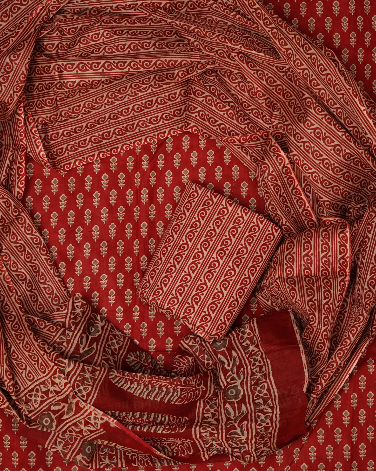 Hand Printed Unstiched Cotton Suit With Mulmul Dupatta