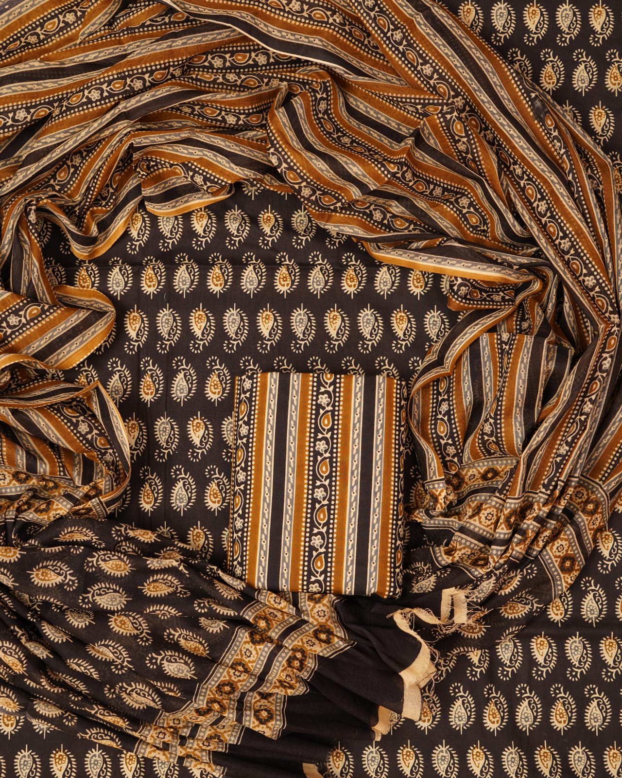 Hand Printed Unstiched Cotton Suit With Mulmul Dupatta