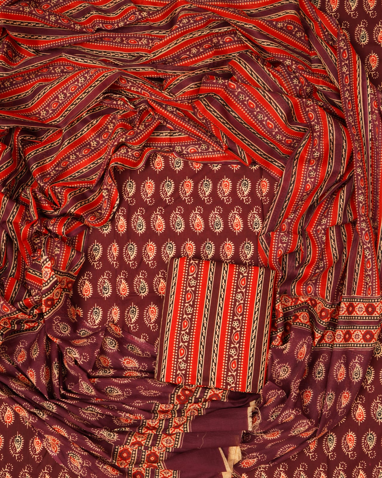 Hand Printed Unstiched Cotton Suit With Mulmul Dupatta