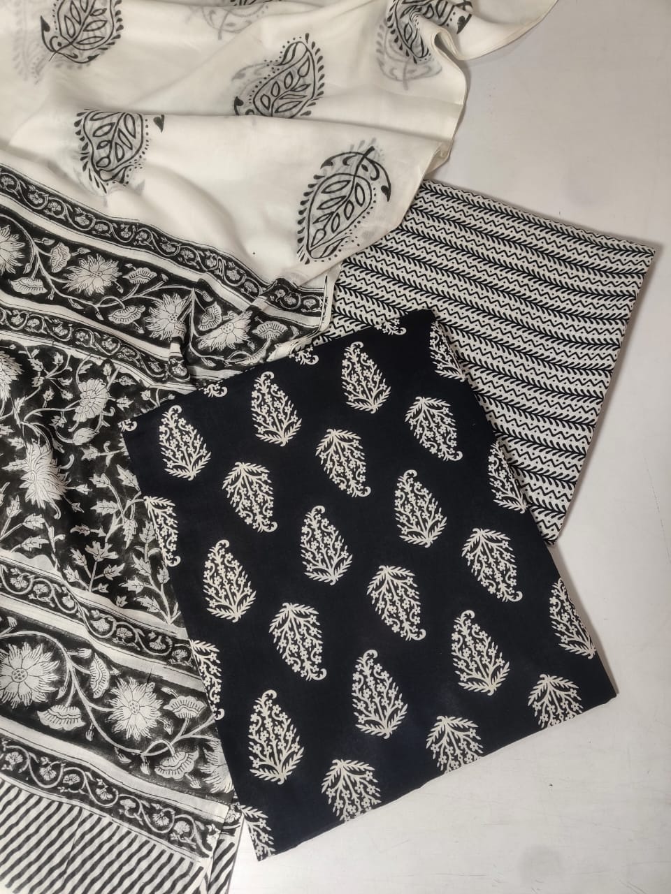 💫Hand Block Printed Cotton Suit With Cotton Dupatta