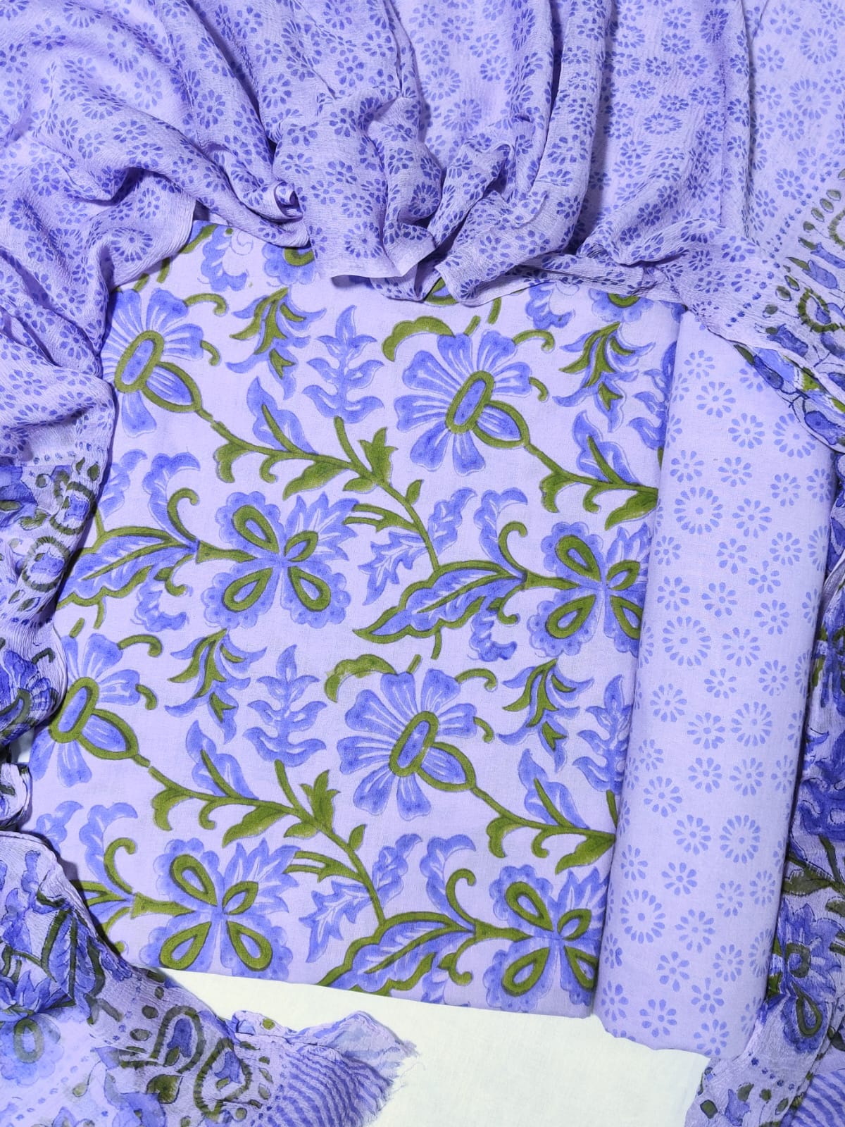 Pure Cotton Unstitched Suit With Chiffon Dupatta
