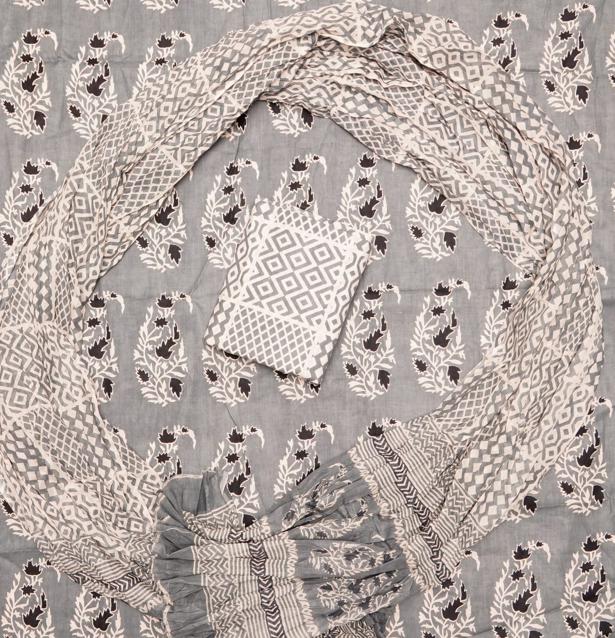 Hand Printed Unstiched Cotton Suit With Mulmul Dupatta