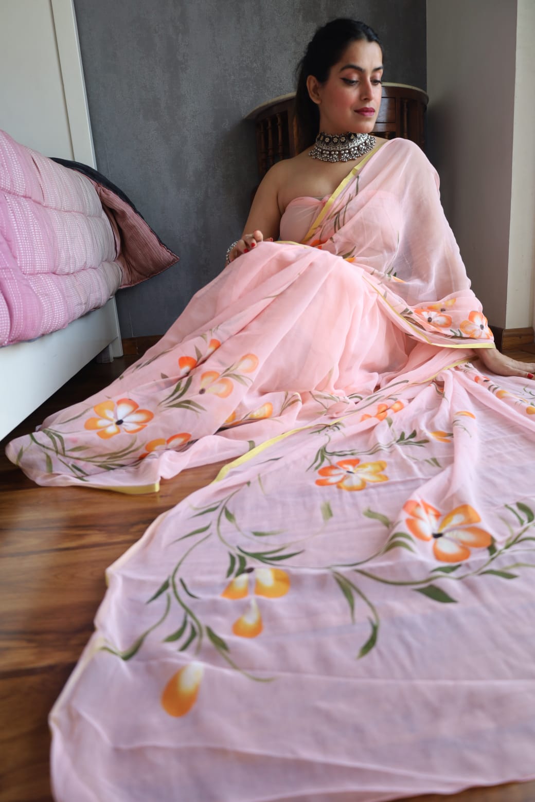 Hand Brush 🖌️ Painted Pure Chiffon Zari Border Saree (5.5 Mtr) With Unstitched Blouse Piece (80Cm)