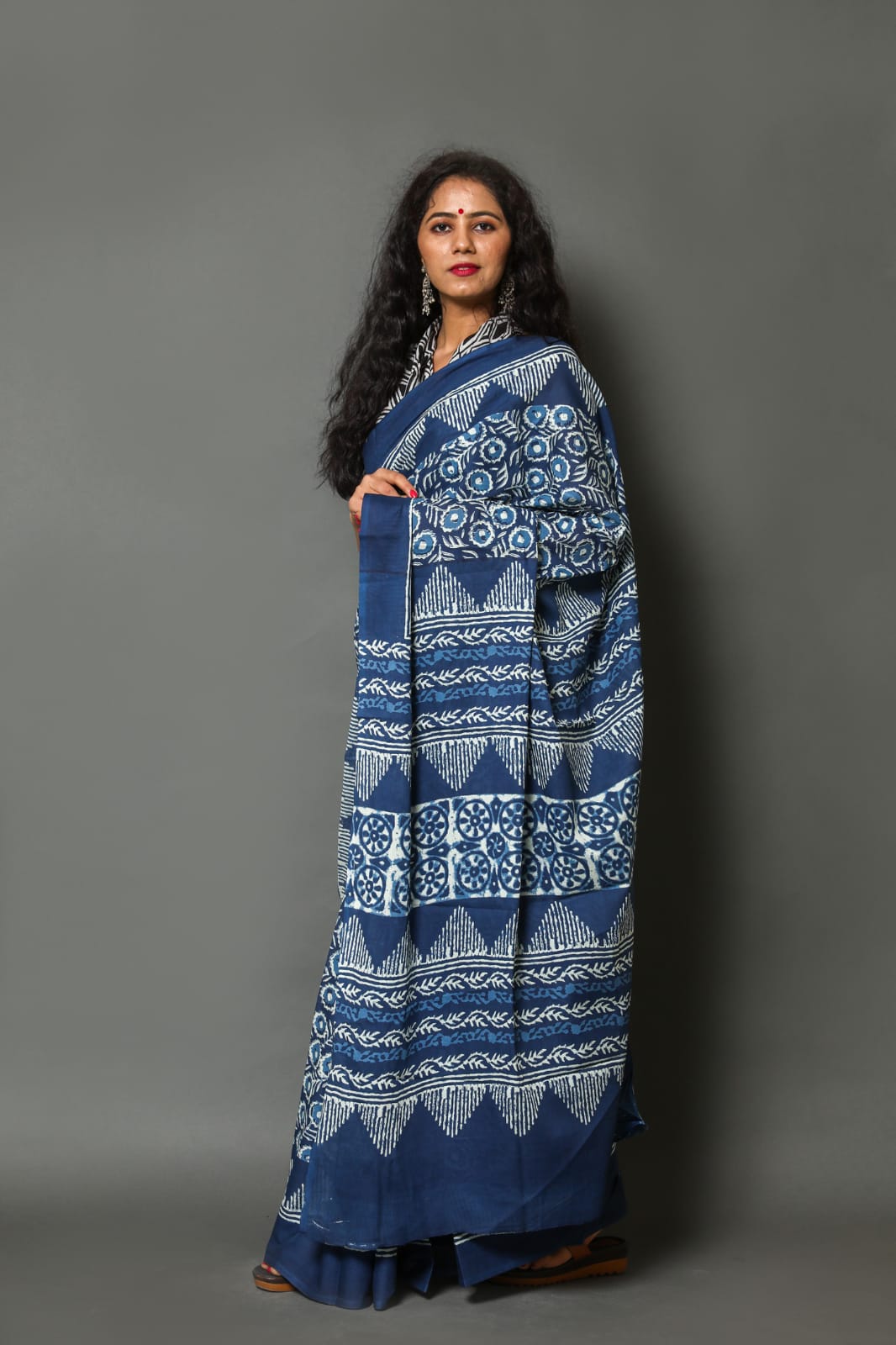 HAND PRINTED MULMUL COTTON SAREE (5.5 Mtr) WITH UNSTICHED BLOUSE PIECE (90Cm)