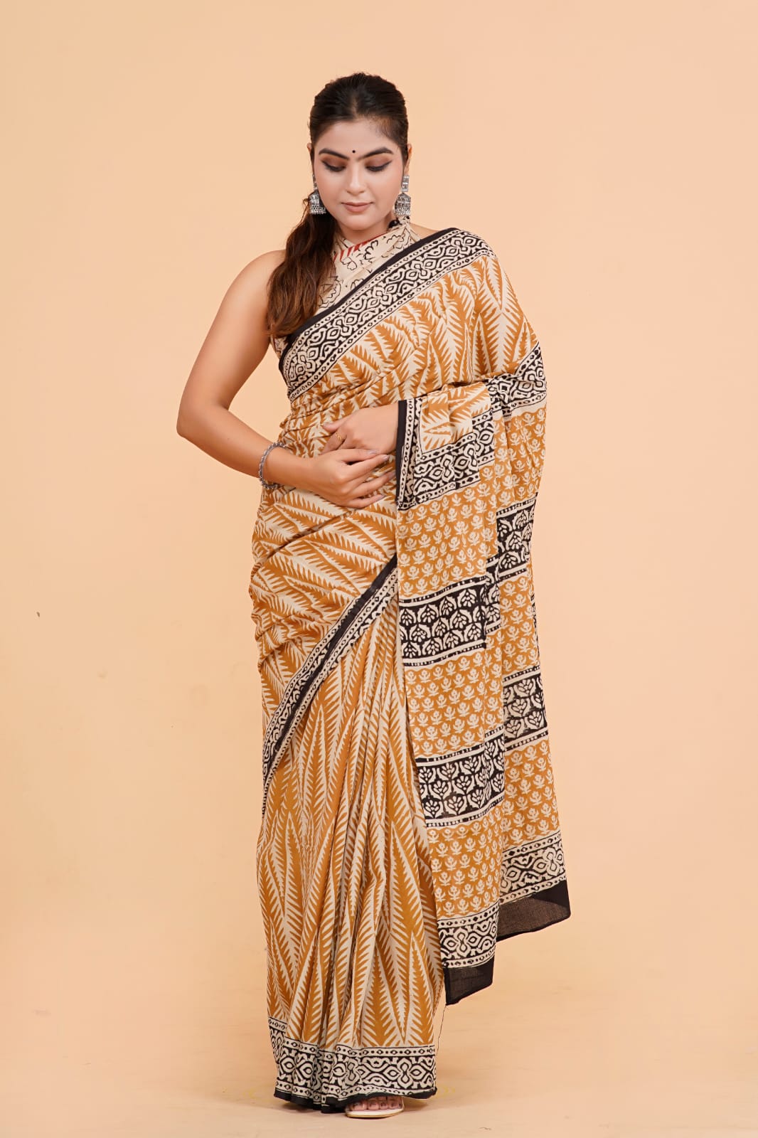 HAND BLOCK PRINTED COTTON SAREE (5.5 Mtr) WITH UNSTICHED BLOUSE PIECE (90CM)