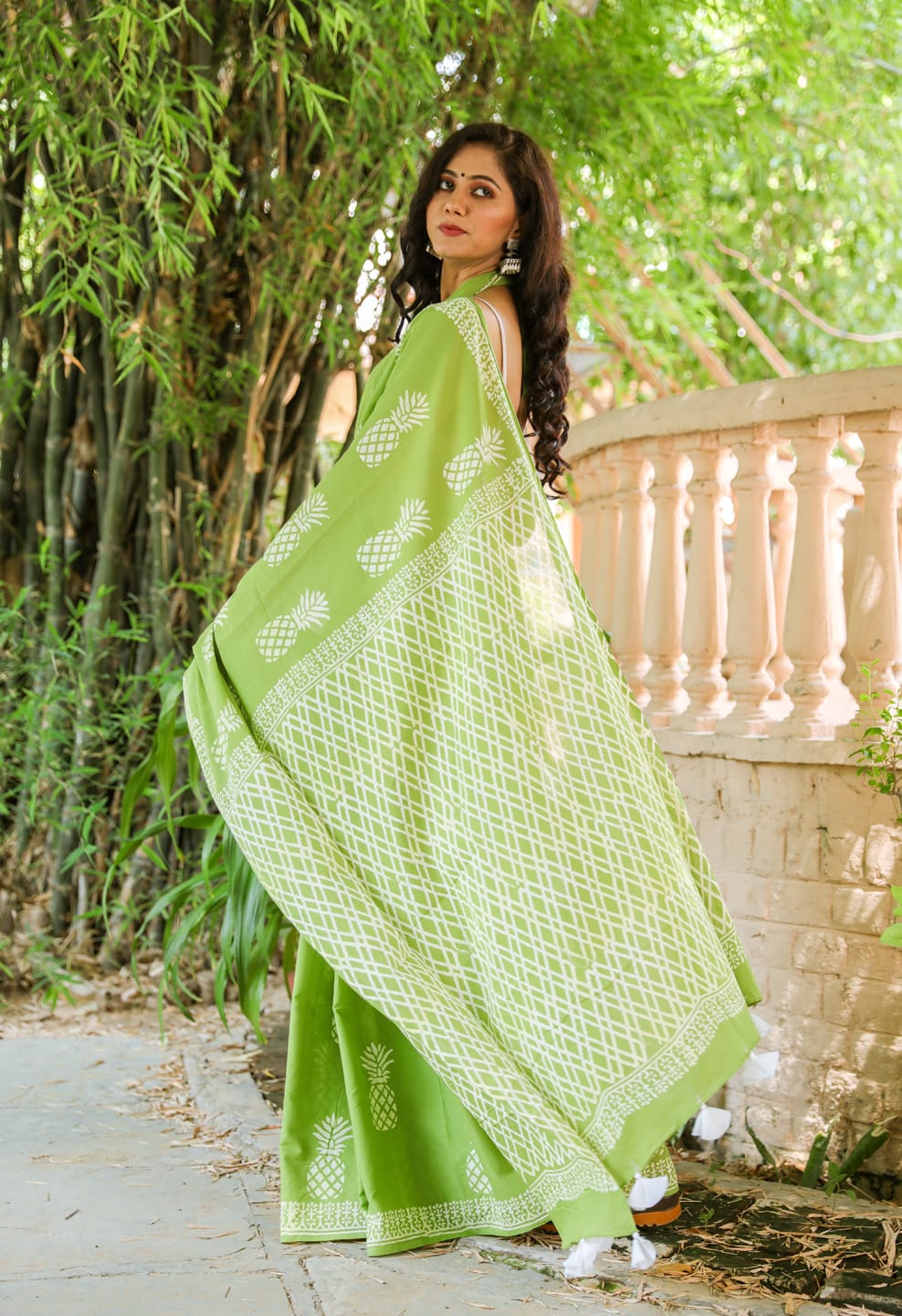 HAND PRINTED MULMUL COTTON SAREE (5.5 Mtr) WITH UNSTICHED BLOUSE PIECE (90 Cm)
