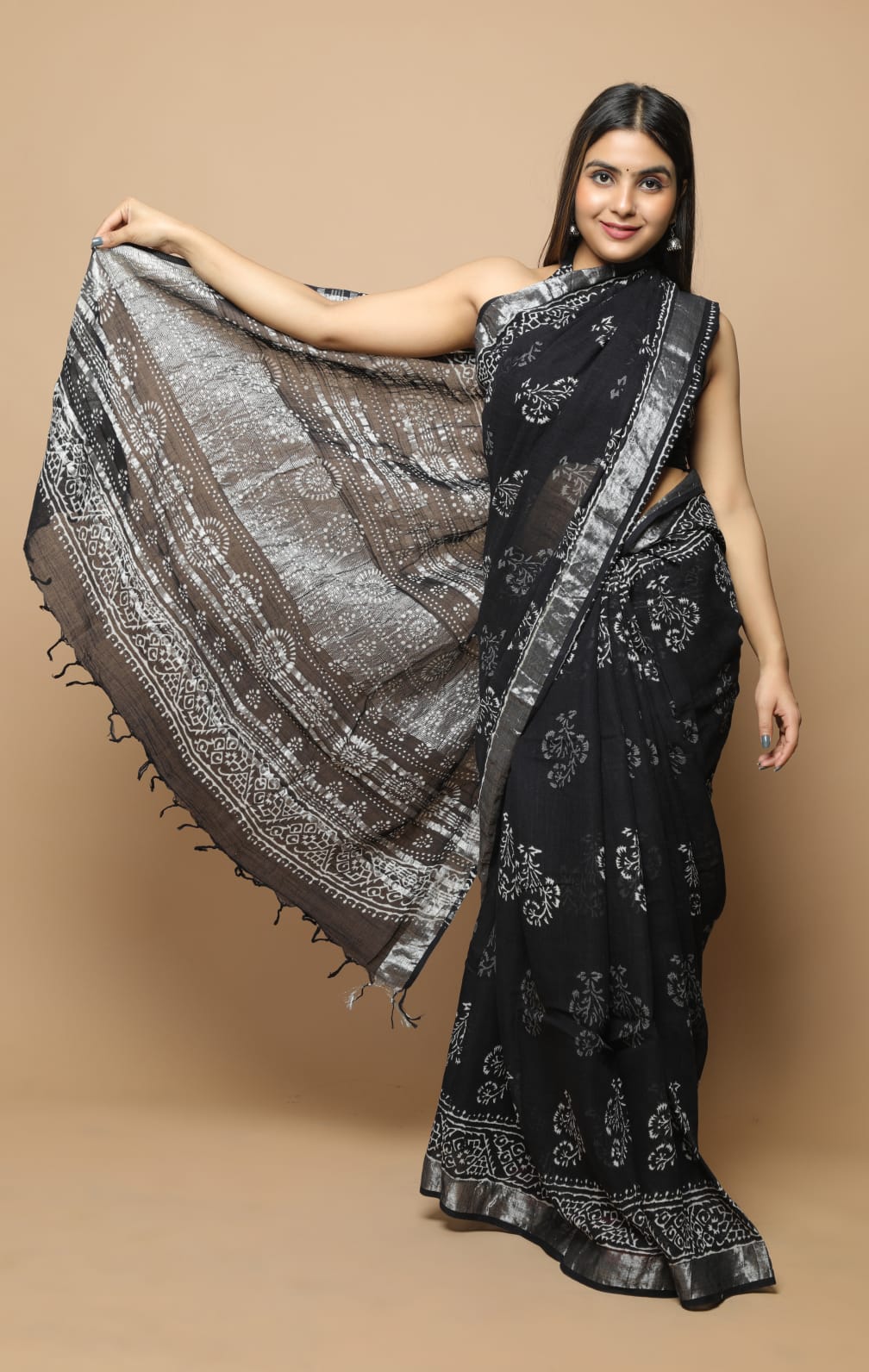 HAND BLOCK PRINTED LINEN SAREE (5.5Mtr) WITH LINEN UNSTICHED BLOUSE PIECE (90CM)