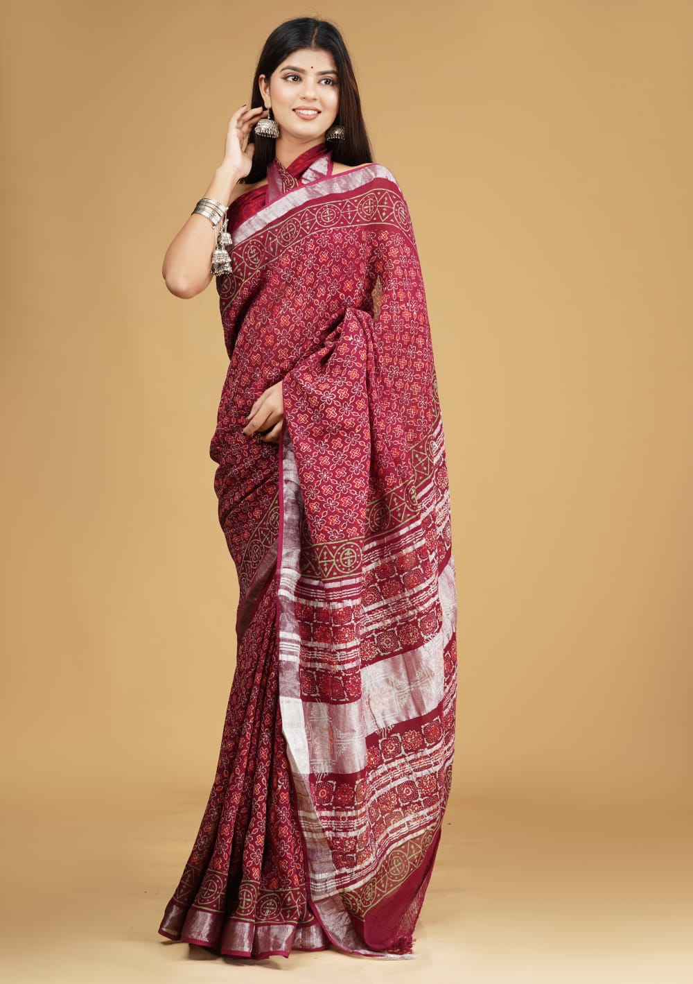 HAND BLOCK PRINTED LINEN SAREE (5.5Mtr) WITH LINEN UNSTICHED BLOUSE PIECE (90CM)