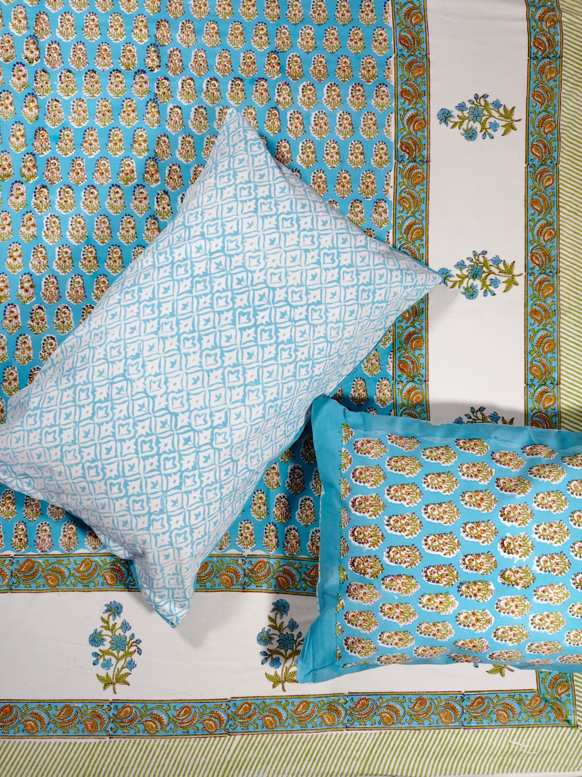 ♻️Pure Hand Block King Size Cotton Badsheet With 2 Zipped Reversable Pillow Covers