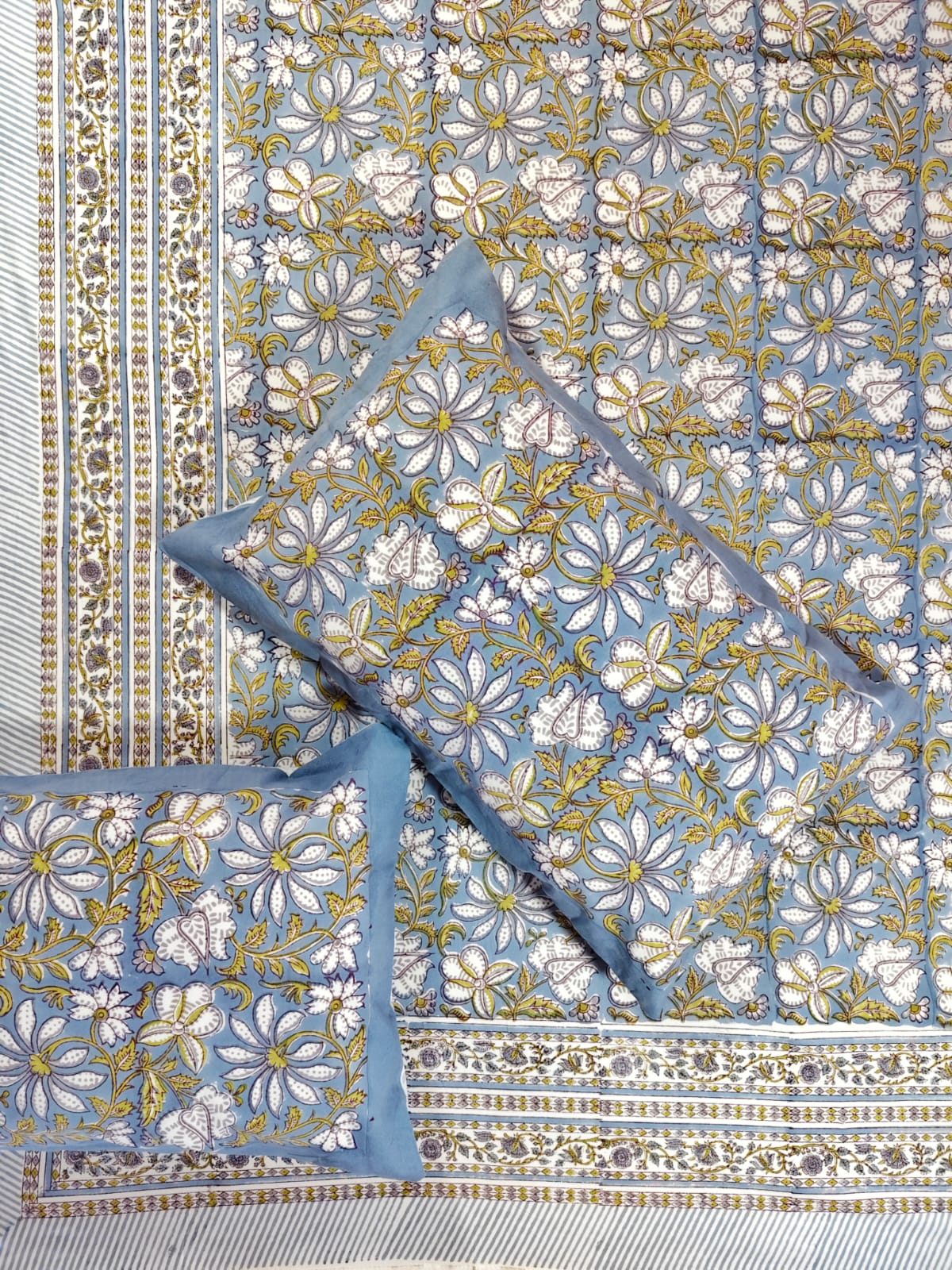 ♻️Pure Hand Block King Size Cotton Badsheet With 2 Zipped Reversable Pillow Covers