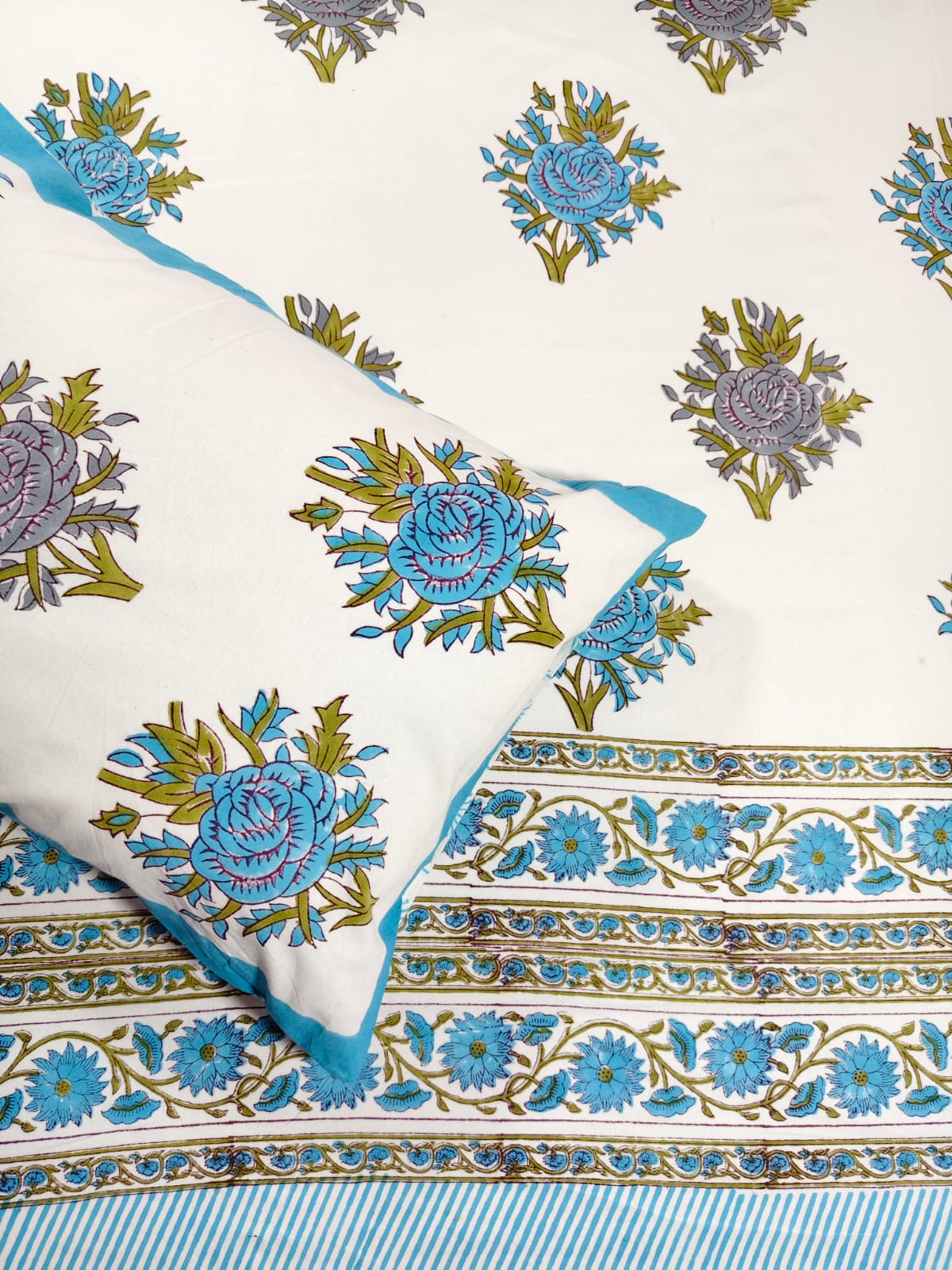 ♻️Pure Hand Block King Size Cotton Badsheet With 2 Zipped Reversable Pillow Covers