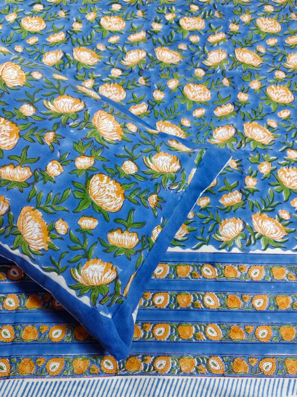 ♻️Pure Hand Block King Size Cotton Badsheet With 2 Zipped Reversable Pillow Covers