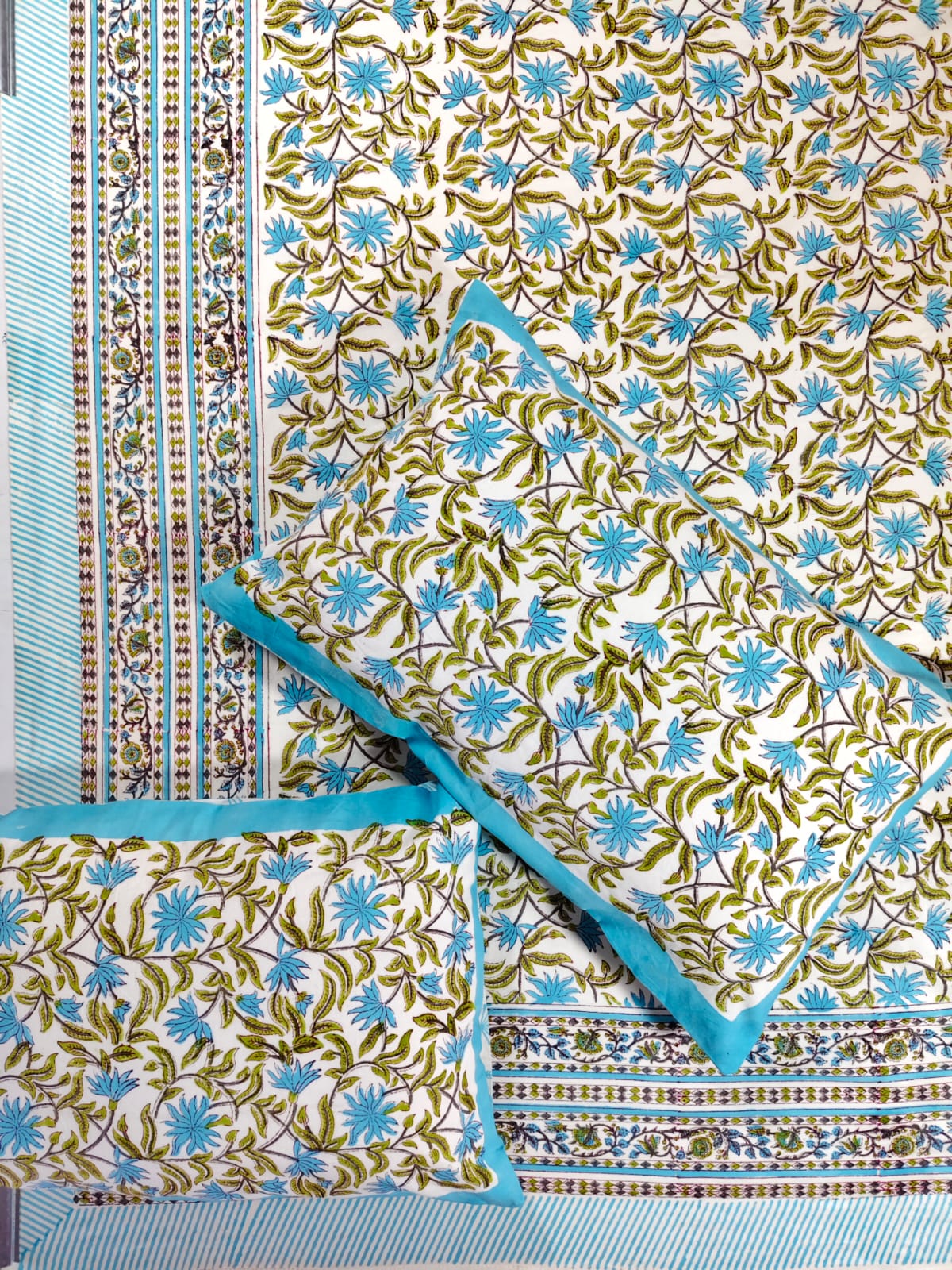 ♻️Pure Hand Block King Size Cotton Badsheet With 2 Zipped Reversable Pillow Covers