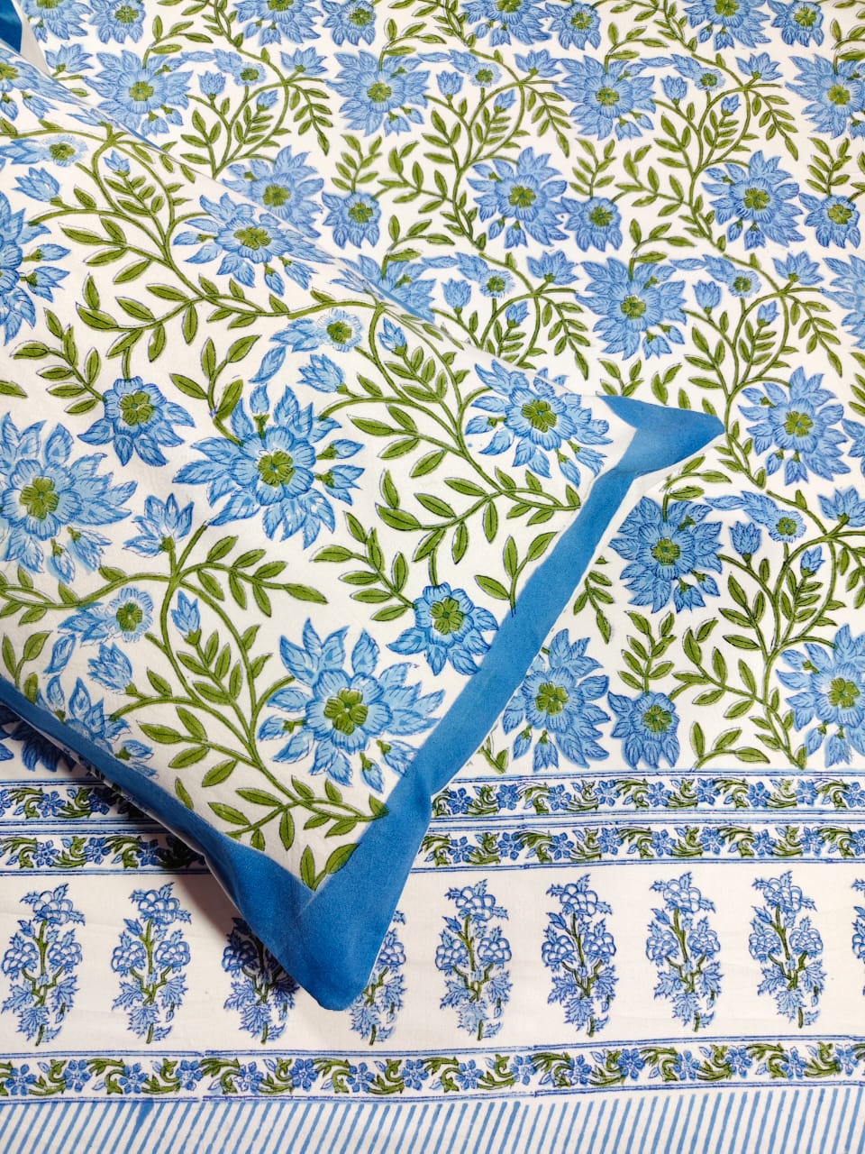 ♻️Pure Hand Block King Size Cotton Badsheet With 2 Zipped Reversable Pillow Covers