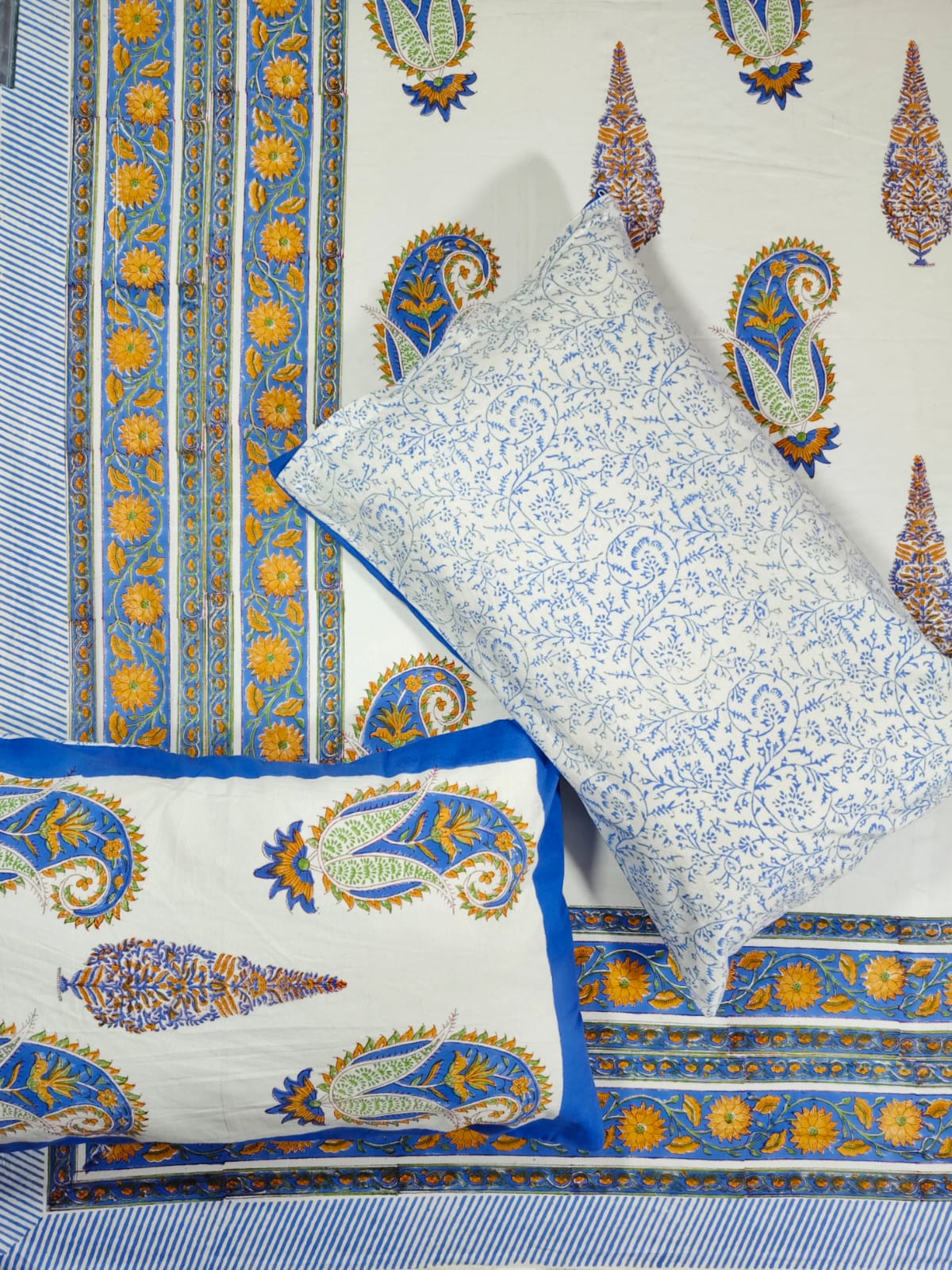 ♻️Pure Hand Block King Size Cotton Badsheet With 2 Zipped Reversable Pillow Covers