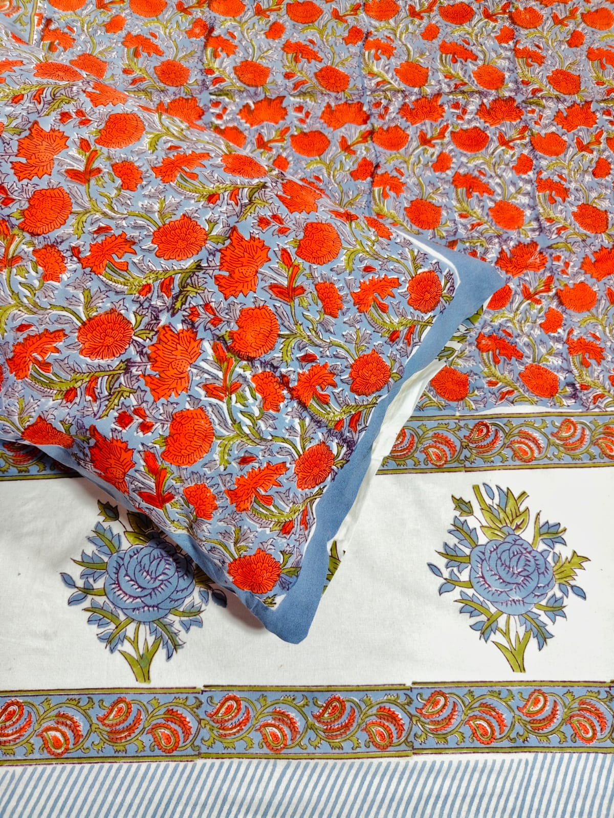 ♻️Pure Hand Block King Size Cotton Badsheet With 2 Zipped Reversable Pillow Covers