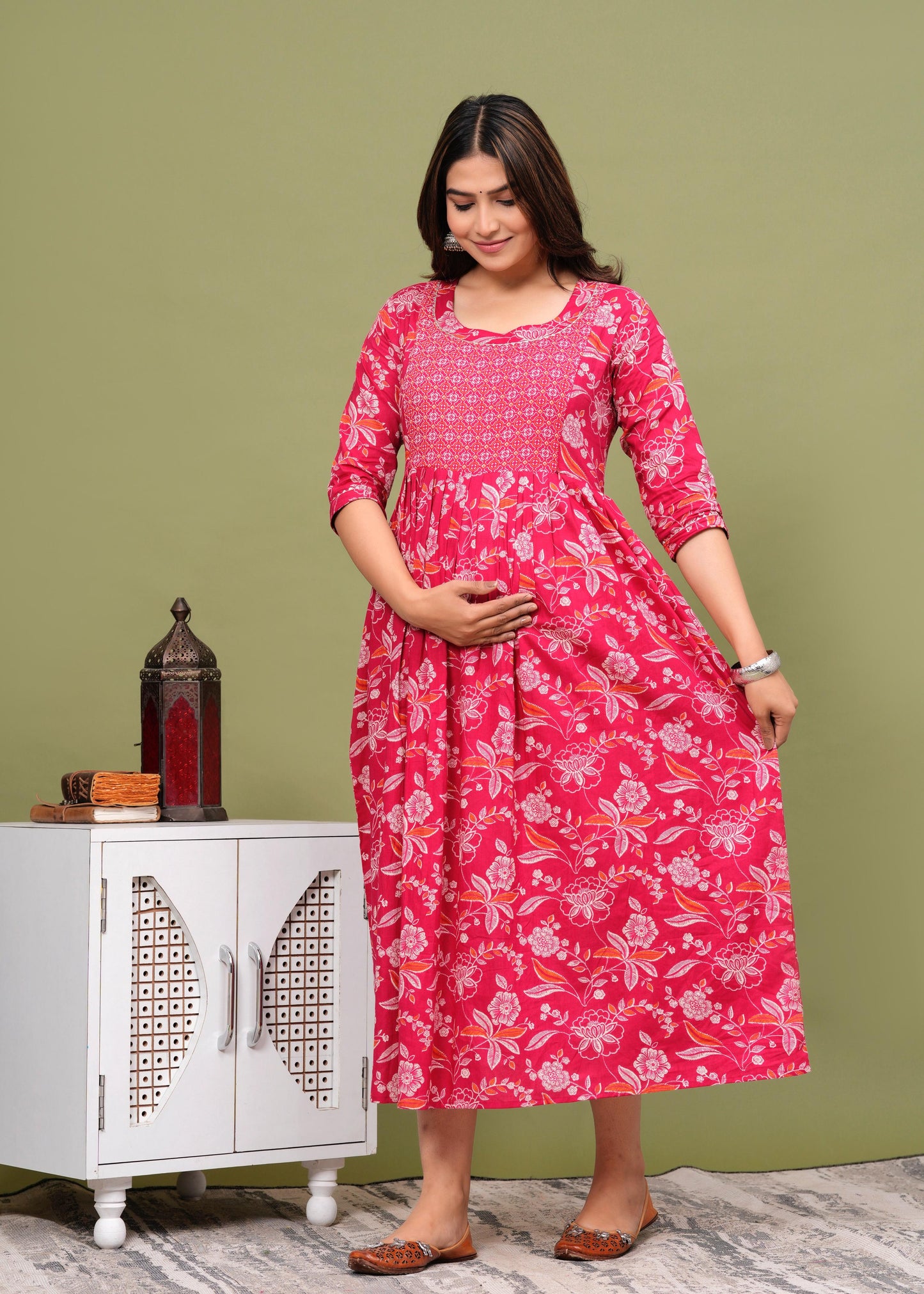 New Exclusive Cotton Cambric Floral Printed With Zip Design Maternity Gawn