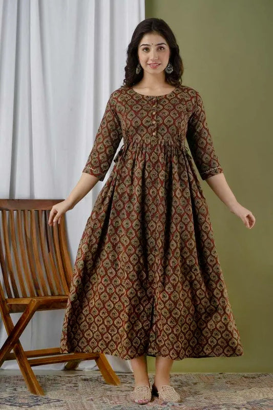 New Exclusive Cotton Cambric Floral Printed With Zip Design Maternity Gawn