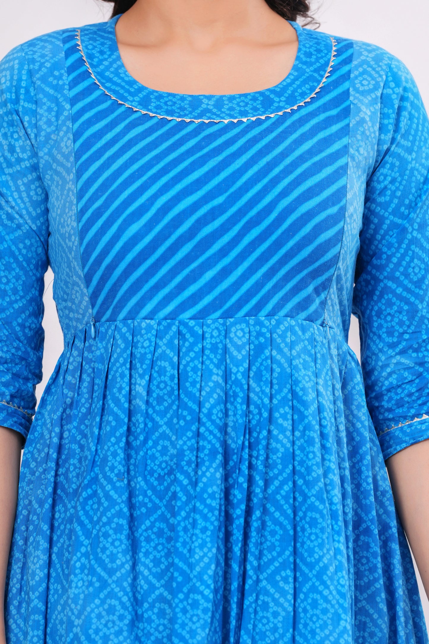 New Exclusive Cotton Cambric Floral Printed With Zip Design Maternity Gawn