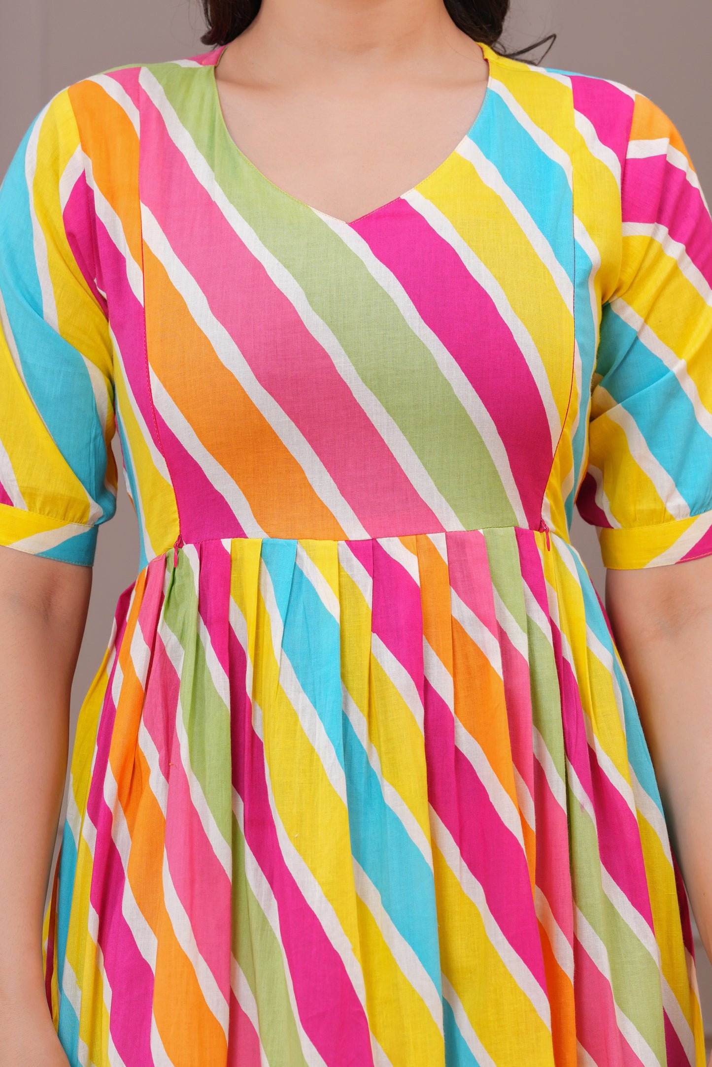 New Exclusive Cotton Cambric Floral Printed With Zip Design Maternity Gawn