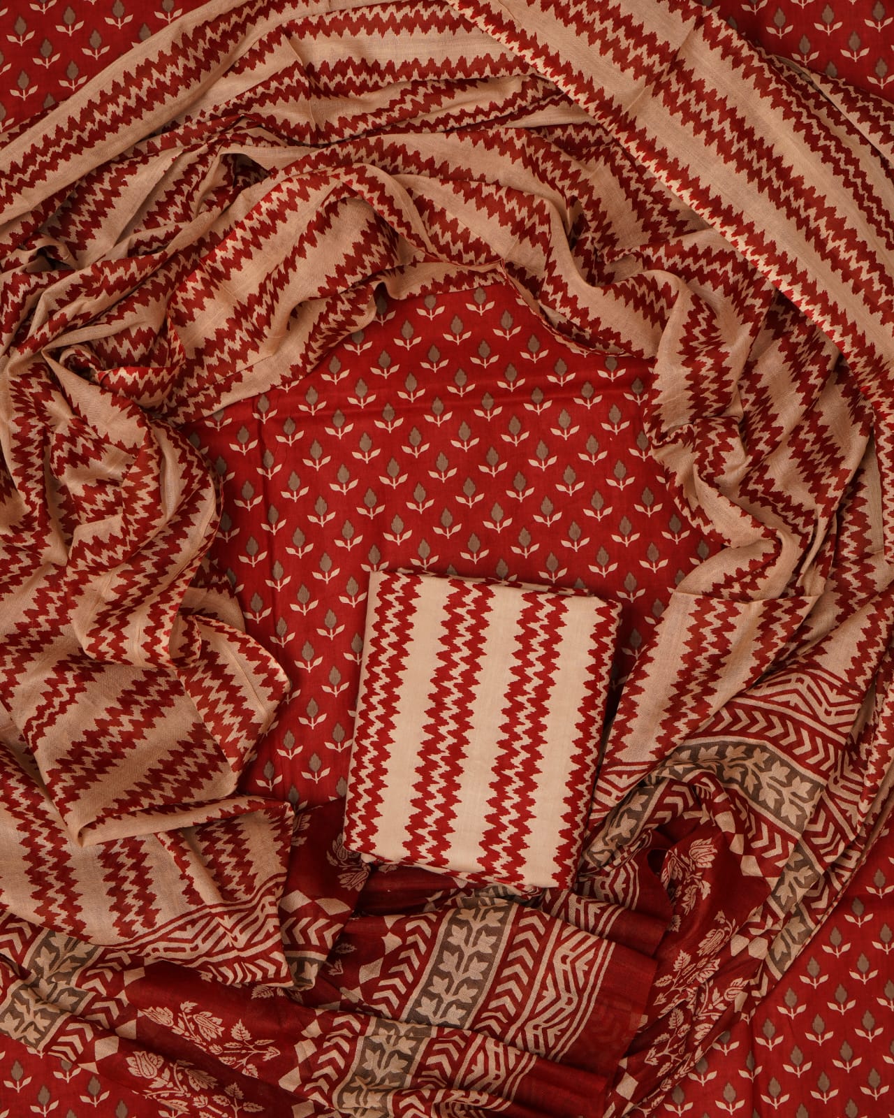 Hand Printed Unstiched Cotton Suit With Mulmul Dupatta