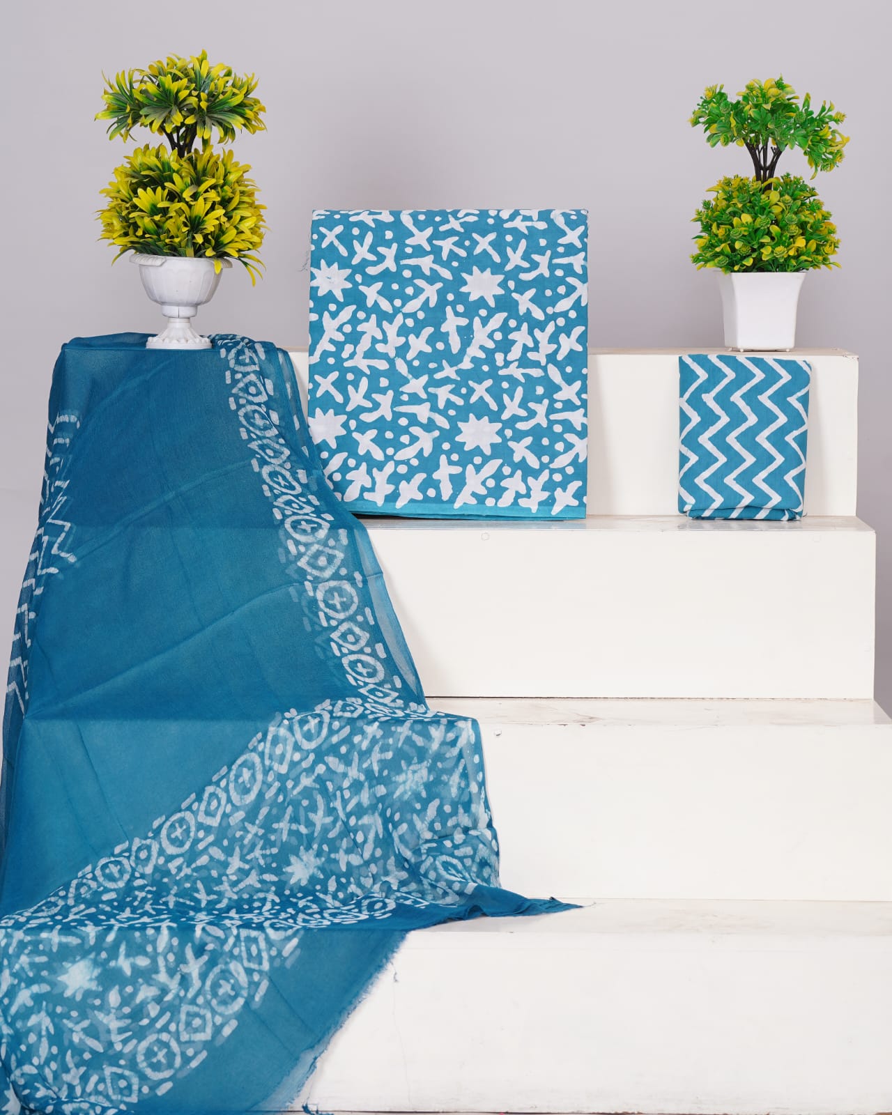 (BATIK) Hand Block Printed Pure Cotton Unstitched Suit With Chiffon Dupatta