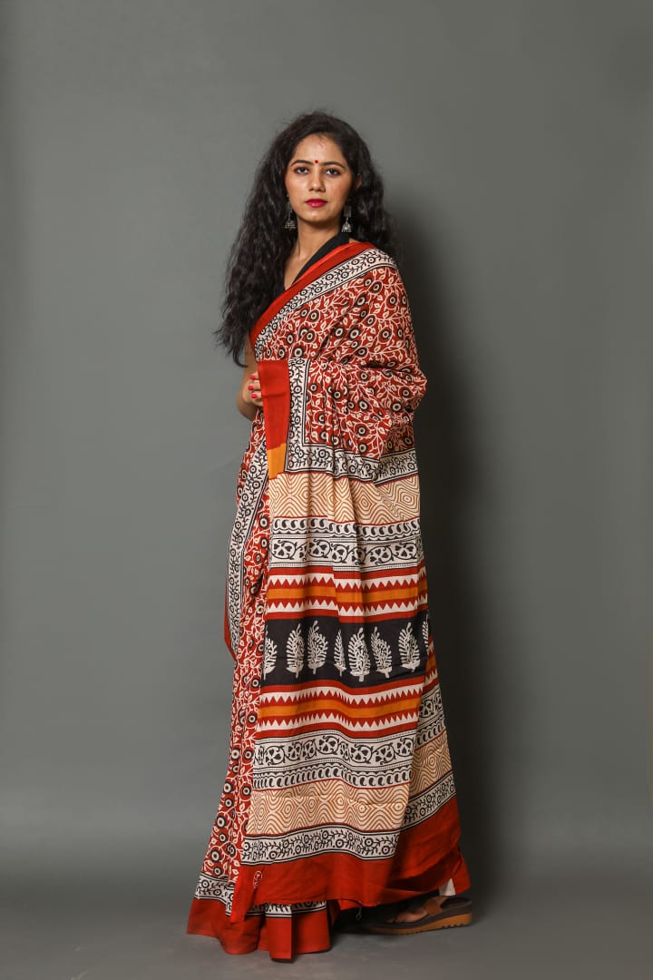 HAND PRINTED MULMUL COTTON SAREE (5.5 Mtr) WITH UNSTICHED BLOUSE PIECE (90Cm)