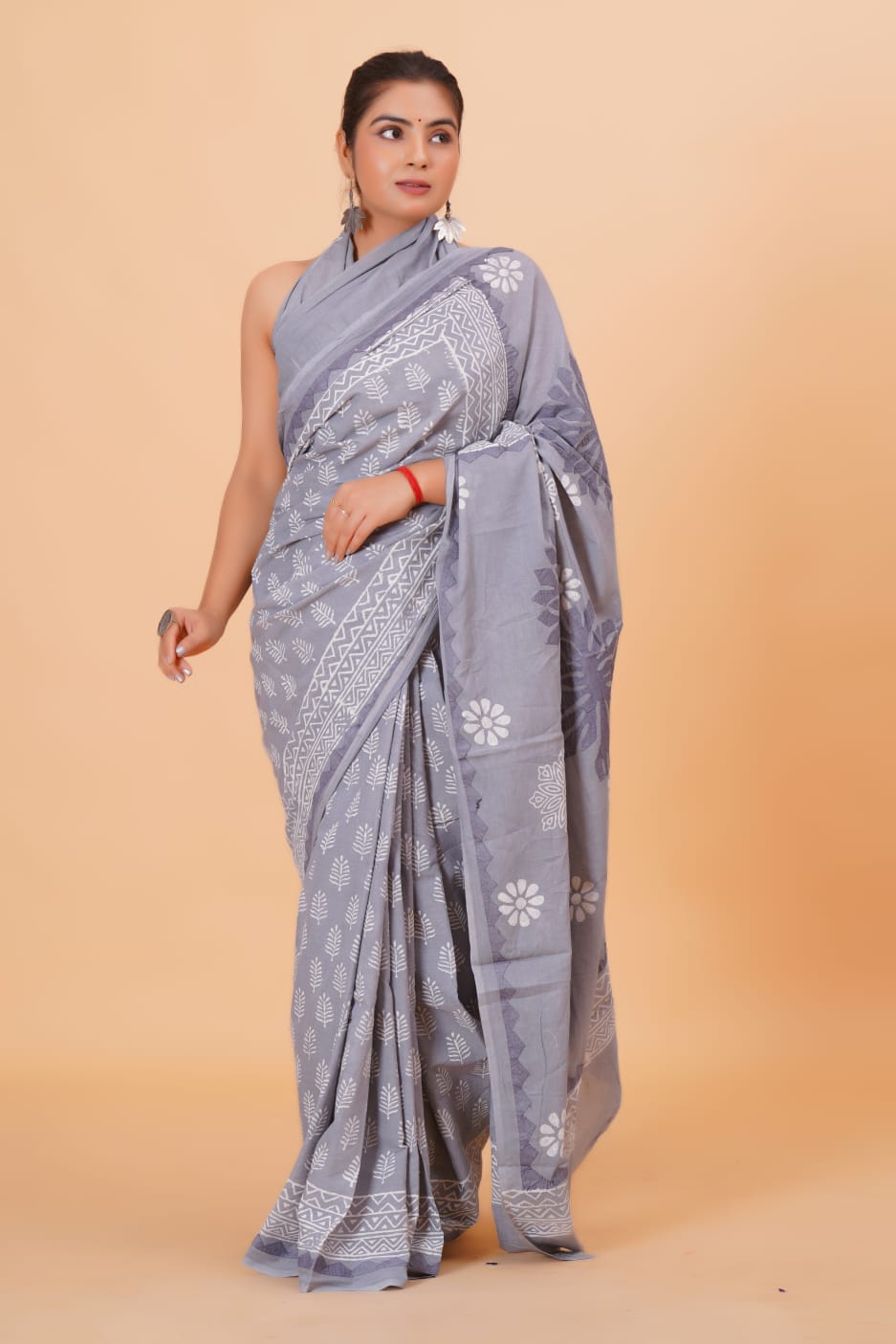 (APPLIQUE) HAND BLOCK PRINTED COTTON SAREE (5.5 Mtr) WITH UNSTICHED BLOUSE PIECE (90CM) (HAND CUT WORK)