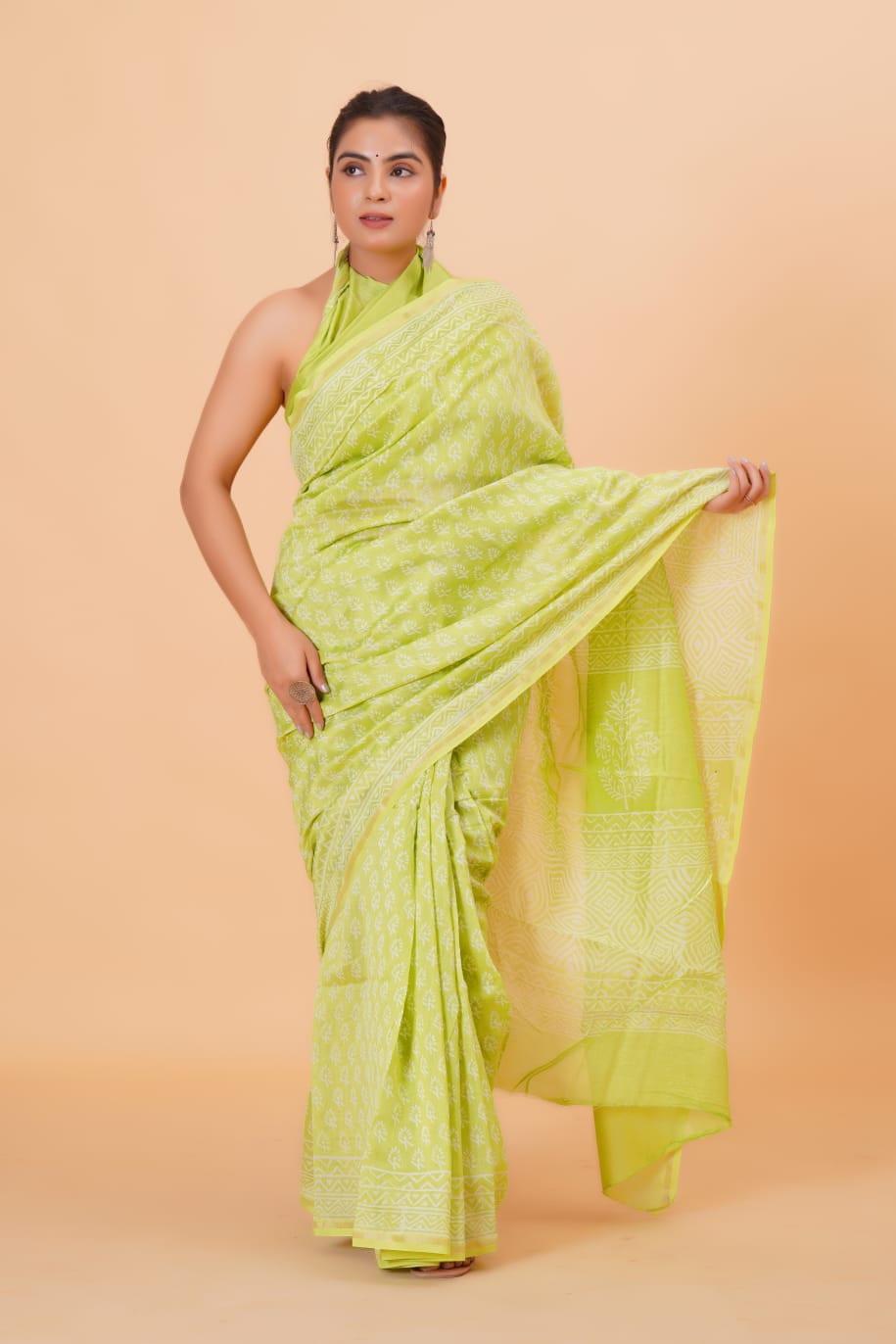 Block Printed Chanderi Silk Saree (5.5 Mtr) With Unstiched Blouse Piece (90Cm)