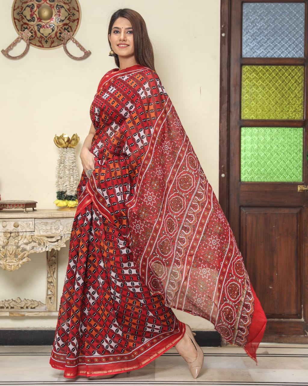 Block Printed Chanderi Silk Saree (5.5 Mtr) With Unstiched Blouse Piece (90Cm)
