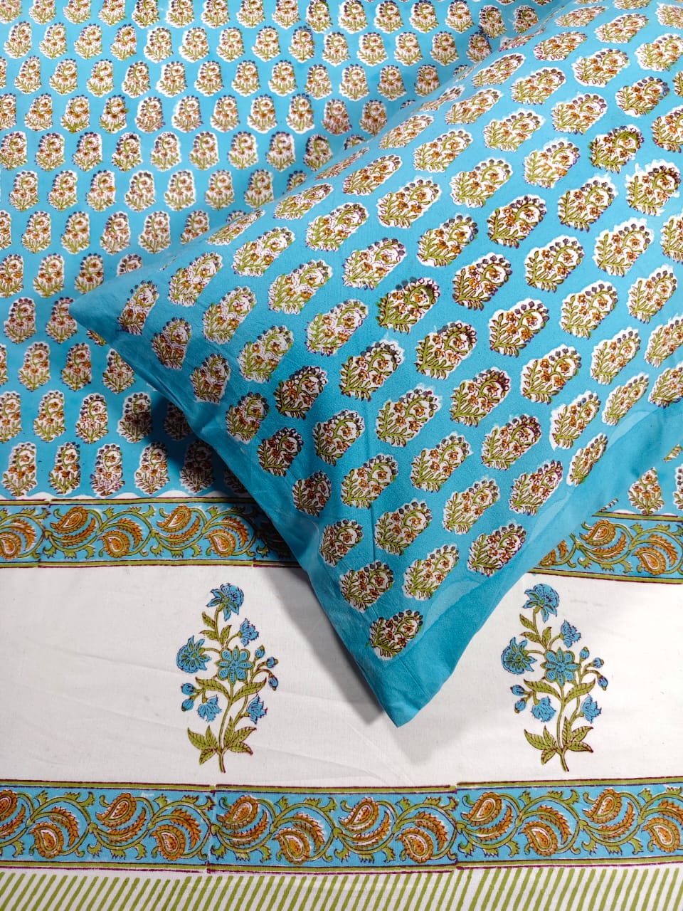 ♻️Pure Hand Block King Size Cotton Badsheet With 2 Zipped Reversable Pillow Covers