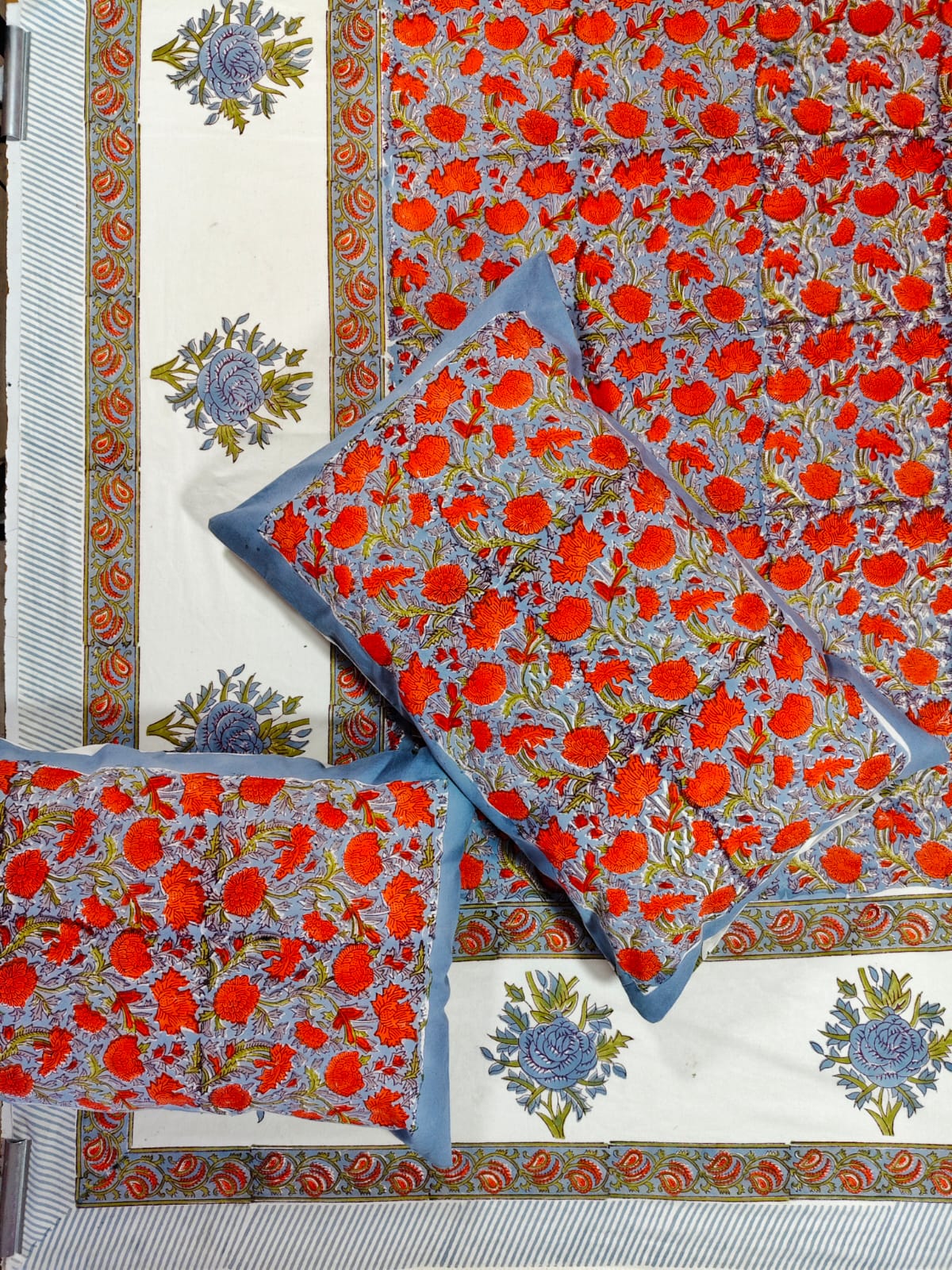 ♻️Pure Hand Block King Size Cotton Badsheet With 2 Zipped Reversable Pillow Covers