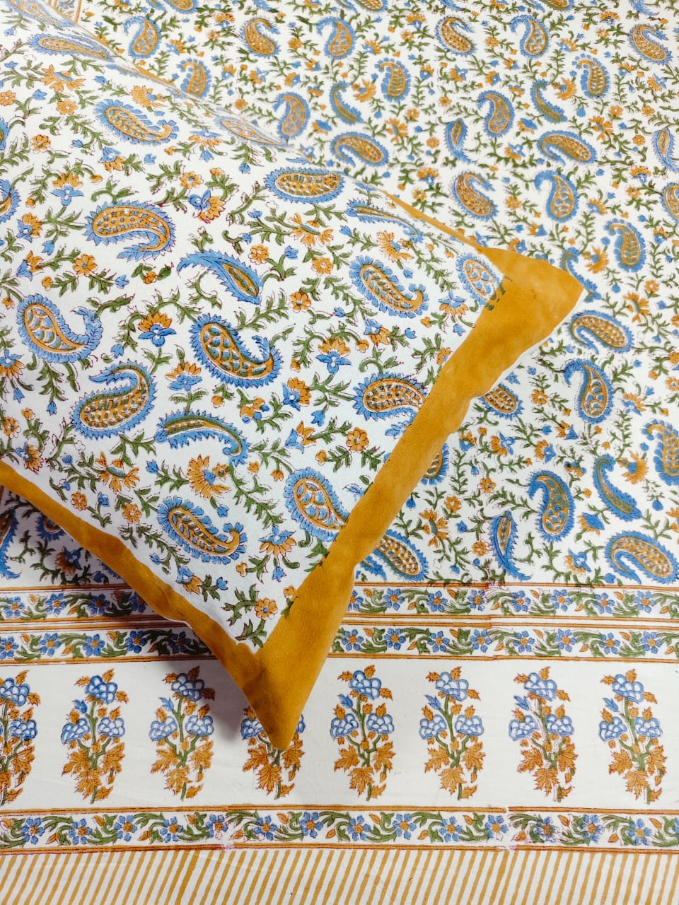 ♻️Pure Hand Block King Size Cotton Badsheet With 2 Zipped Reversable Pillow Covers