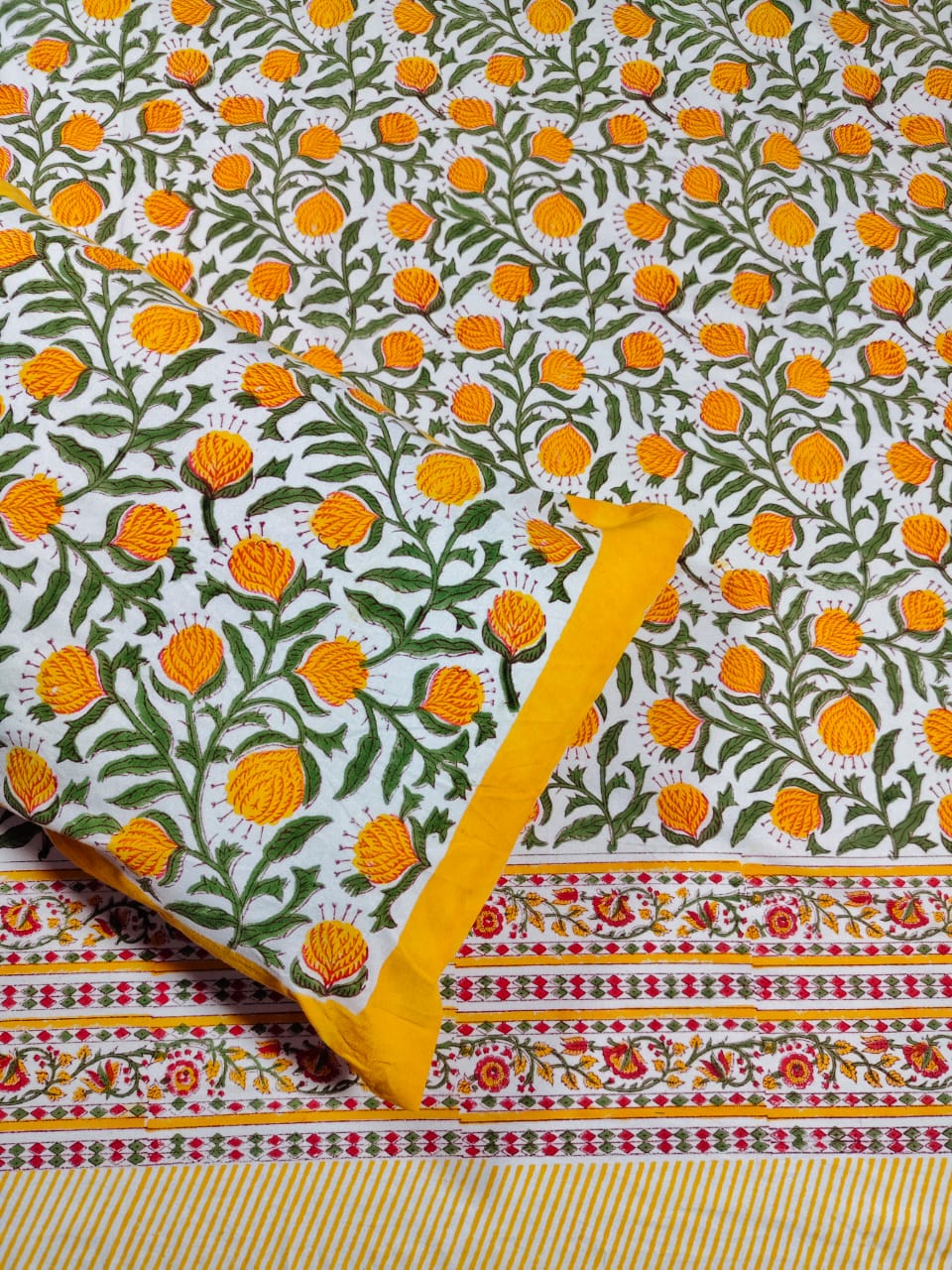 ♻️Pure Hand Block King Size Cotton Badsheet With 2 Zipped Reversable Pillow Covers