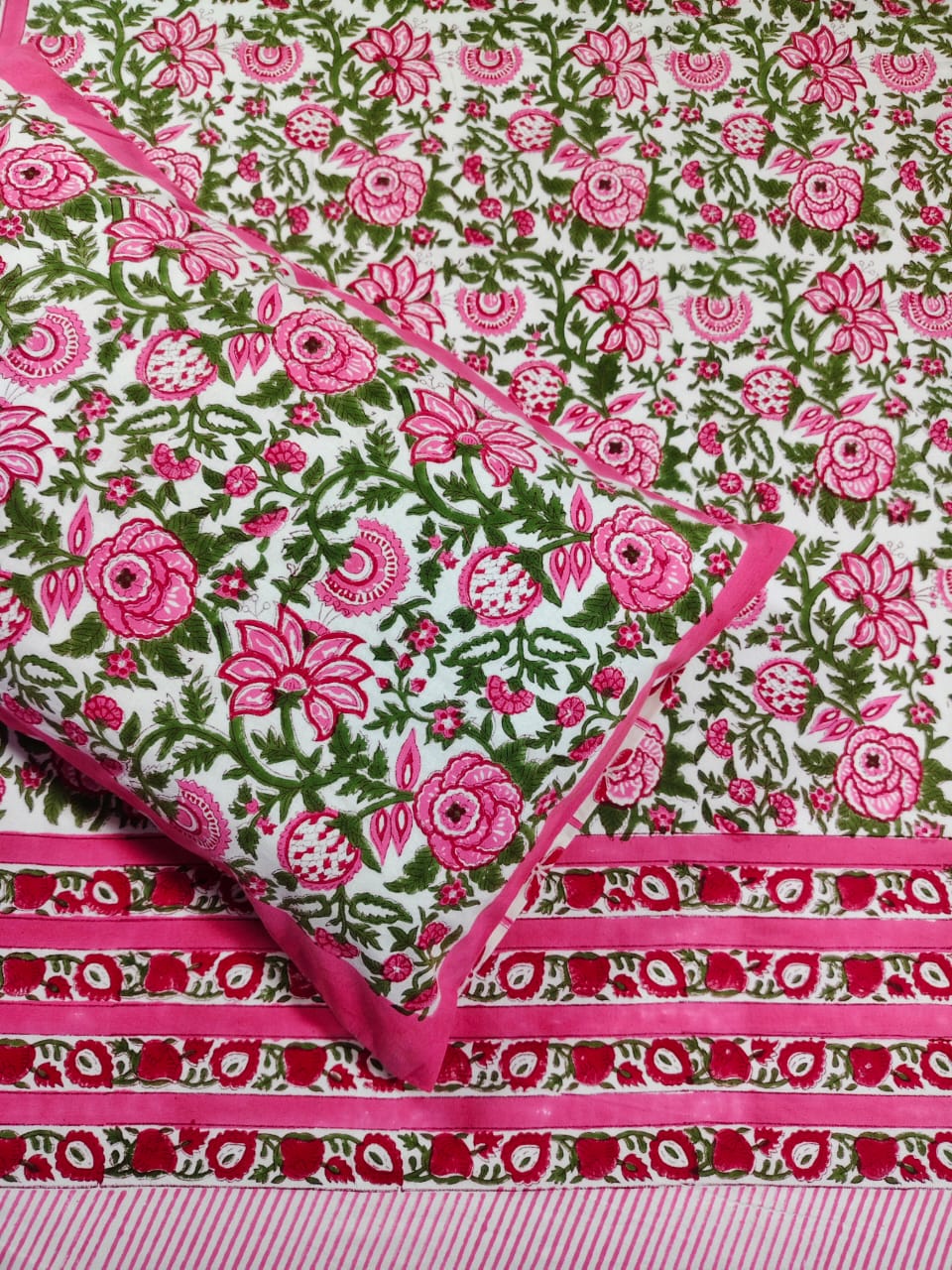 ♻️Pure Hand Block King Size Cotton Badsheet With 2 Zipped Reversable Pillow Covers