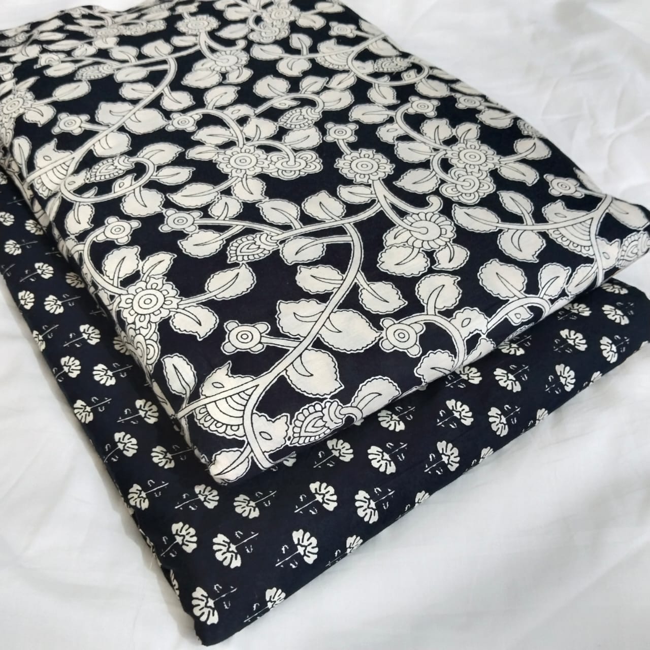 Floral Printed Pure Cotton Unstitched Top Bottom Combo Set 2.5 Mtr Top 2.5 Mtr Bottom
