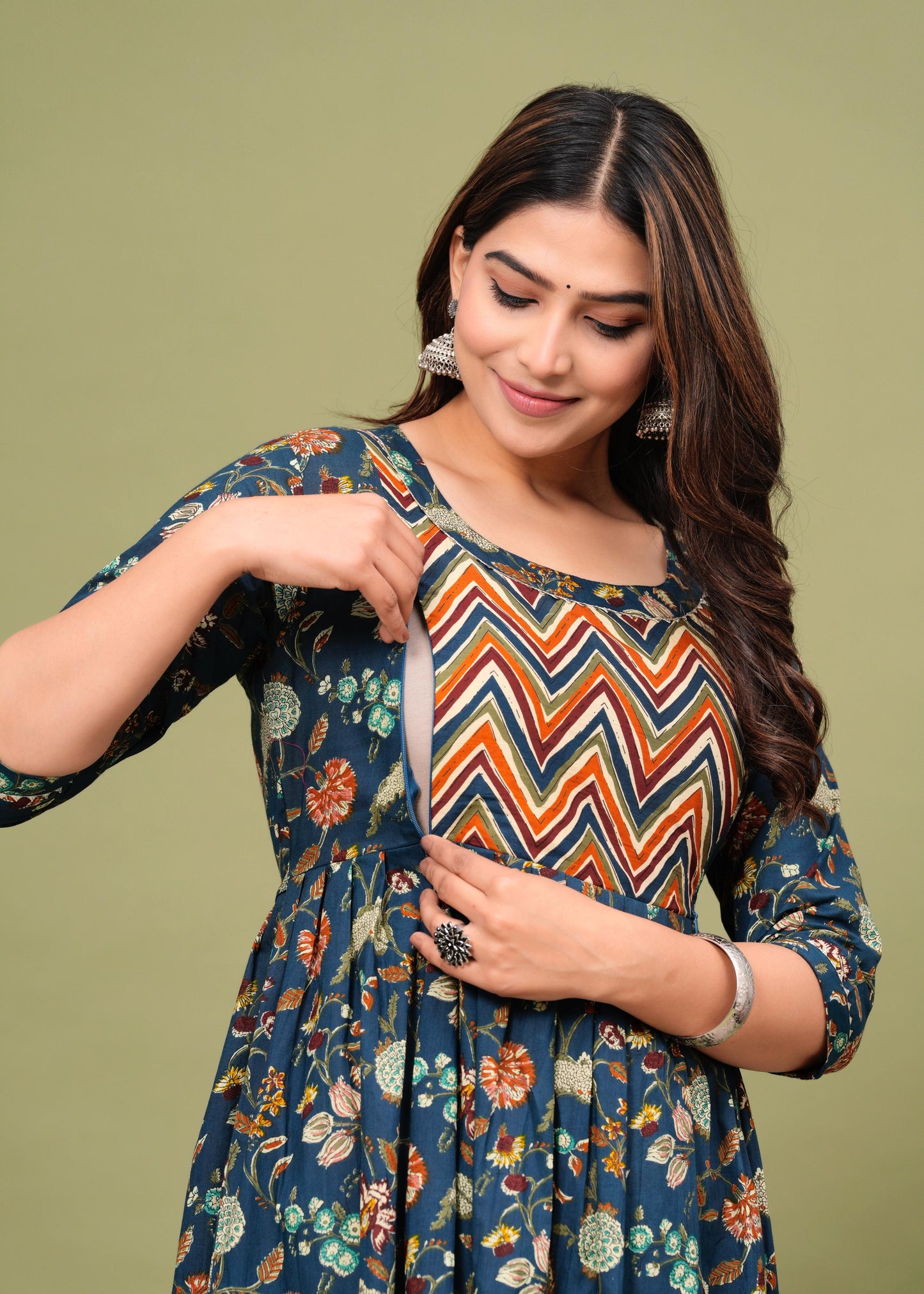 New Exclusive Cotton Cambric Floral Printed With Zip Design Maternity Gawn