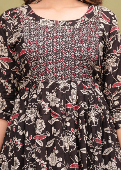 New Exclusive Cotton Cambric Floral Printed With Zip Design Maternity Gawn