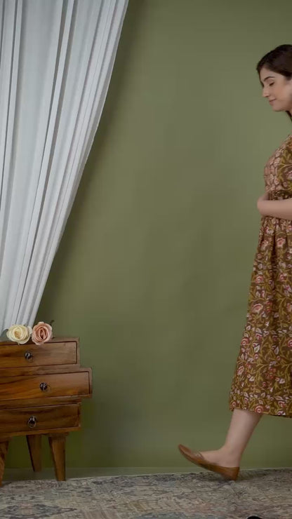 New Exclusive Cotton Cambric Floral Printed With Zip Design Maternity Gawn