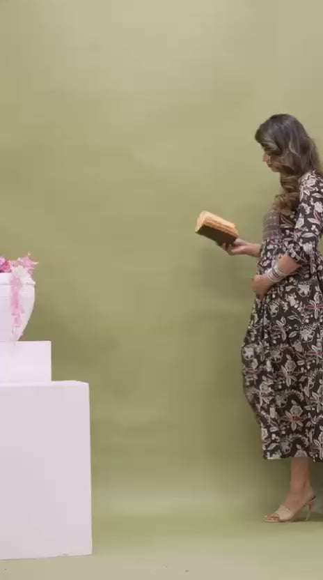 New Exclusive Cotton Cambric Floral Printed With Zip Design Maternity Gawn